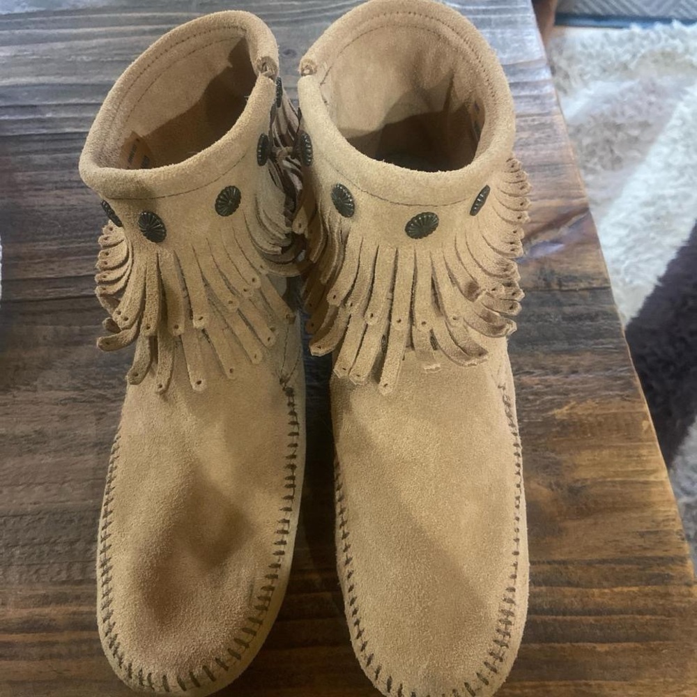 Minnetonka Light Brown Suede Moccasins